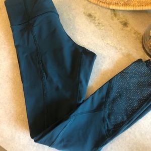 Dark blue lulu lemon leggings with scallop edges